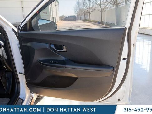 Used 2020 Hyundai Veloster N image 21