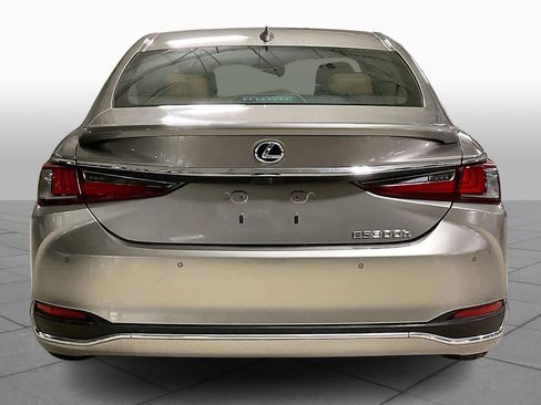 Used 2021 Lexus ES 300h Ultra Luxury w/ Accessory Package 2 image 5