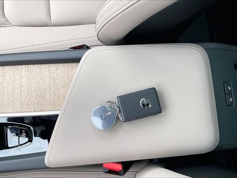 New 2026 Volvo XC60 T8 Plus w/ Protection Package Premier image 34