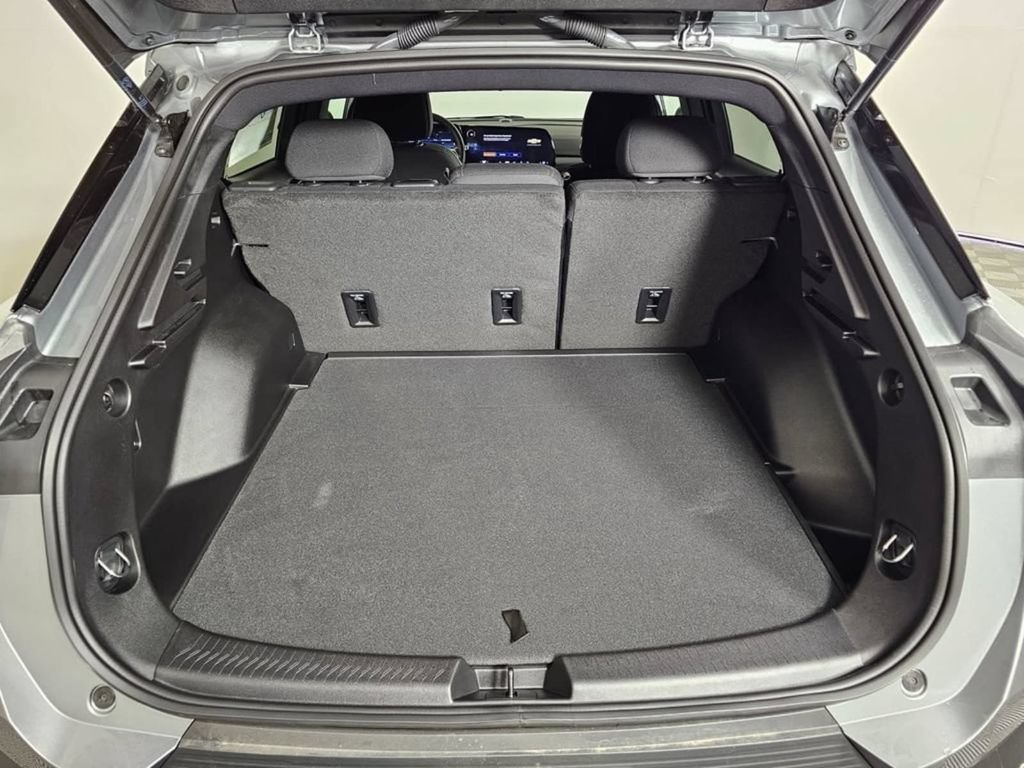 New 2026 Chevrolet Equinox EV LT FWD image 17