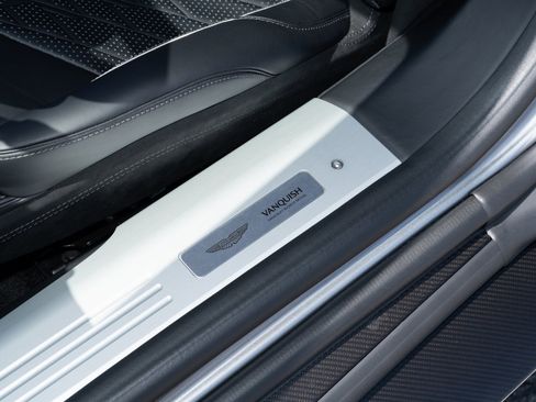 Used 2026 Aston Martin Vanquish image 18