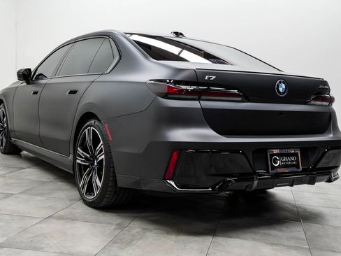Used 2023 BMW i7 xDrive60 AWD/4WD image 10