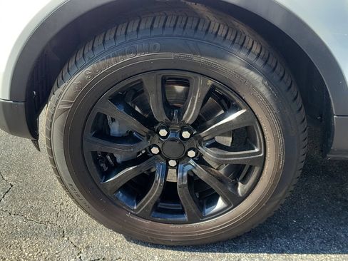 Used 2019 Land Rover Range Rover Evoque SE AWD/4WD image 9