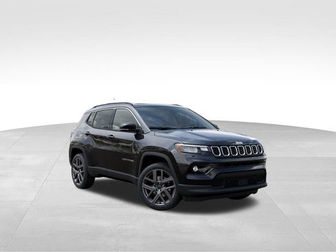 New 2026 Jeep Compass Limited w/ Sun, Sound & Navigation Group AWD/4WD image 5