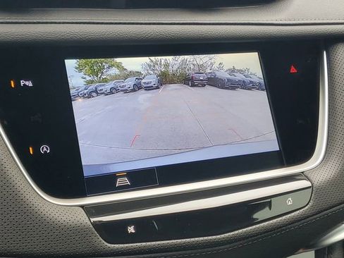 New 2026 Cadillac XT5 Luxury image 10