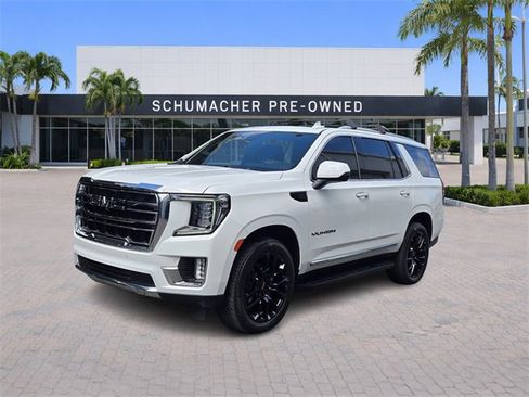 Used 2023 GMC Yukon SLT w/ SLT Premium Package image 3