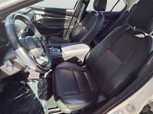 Used 2019 MAZDA MAZDA3 Sedan w/ Premium Package image 21