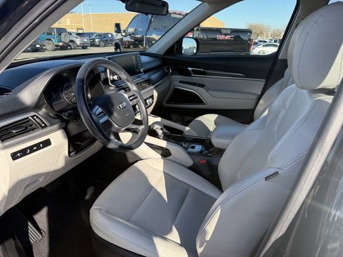Used 2020 Kia Telluride S image 16