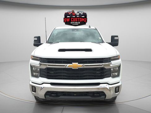 Used 2025 Chevrolet Silverado 2500 LT AWD/4WD image 2
