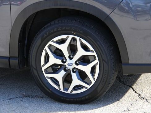 Used 2023 Subaru Forester Premium AWD/4WD image 14