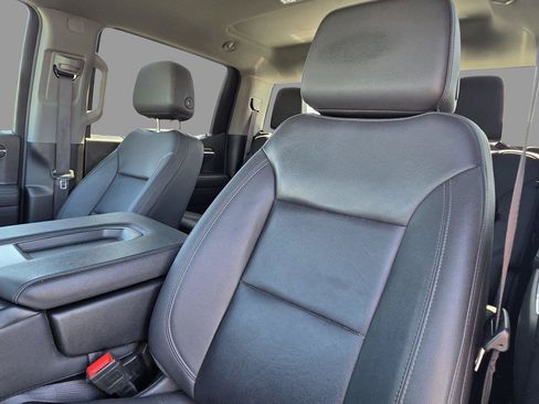 Used 2025 GMC Sierra 1500 SLT RWD image 20