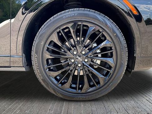 Used 2023 Lincoln Corsair AWD w/ Equipment Group 101A image 9