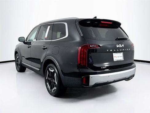 Used 2024 Kia Telluride S w/ S Sunroof Package image 8