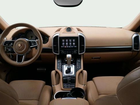 Used 2017 Porsche Cayenne S Platinum AWD/4WD image 21