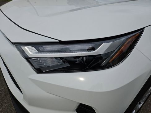 Used 2025 Toyota RAV4 LE FWD image 7
