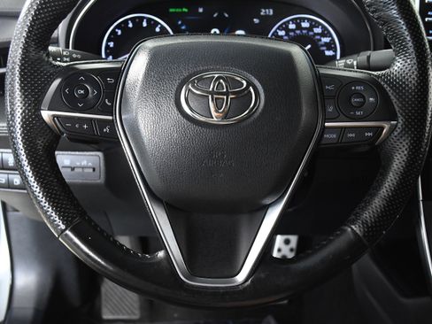 Used 2022 Toyota Avalon Touring w/ Advanced Safety Package image 10