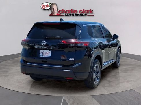 Used 2026 Nissan Rogue SV FWD image 5