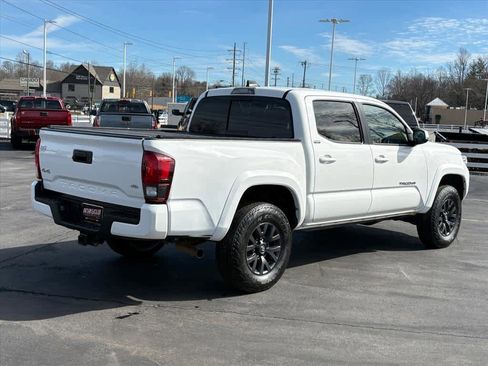 Used 2023 Toyota Tacoma SR5 w/ Technology Package image 3