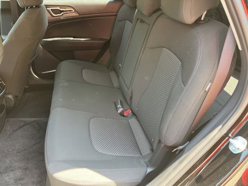 Used 2025 Kia Sportage LX image 17