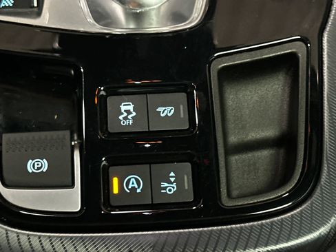 Used 2024 Jaguar F-TYPE R-Dynamic image 42