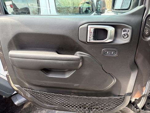 Used 2024 Jeep Wrangler Unlimited Willys 4xe AWD/4WD image 34