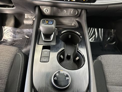 Certified 2022 Nissan Rogue SV AWD/4WD image 19