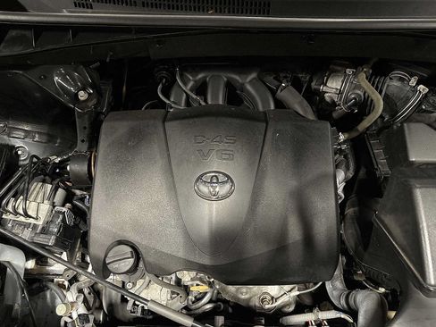 Used 2019 Toyota Highlander Limited AWD/4WD image 12