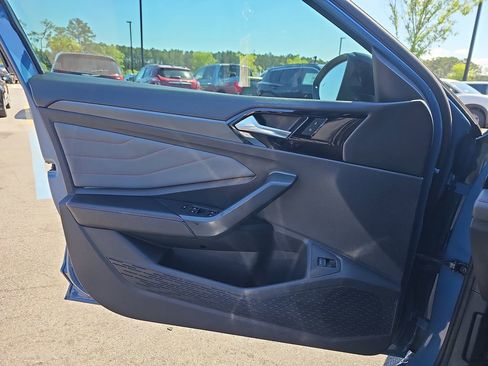 Used 2025 Volkswagen Jetta GLI Autobahn FWD image 31