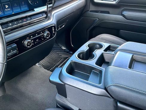 Used 2024 Chevrolet Silverado 2500 LT image 17