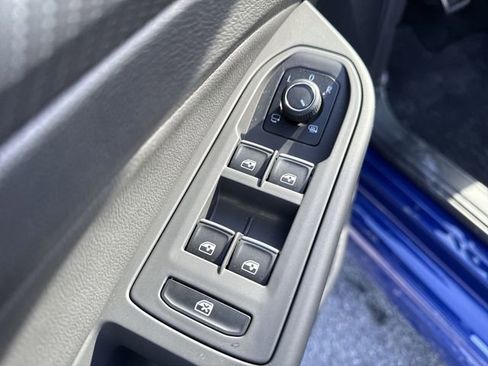 Used 2024 Volkswagen Golf R 2.0T image 18