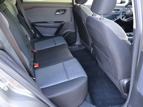 Used 2023 Nissan Rogue SV FWD image 17