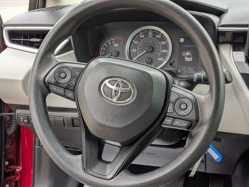 Used 2022 Toyota Corolla LE FWD image 16