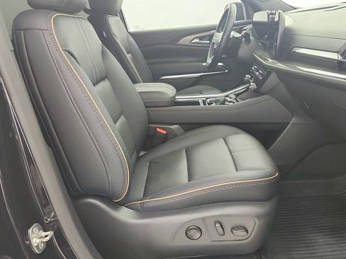 Certified 2025 Chevrolet Traverse High Country w/ LPO, Floor Liner Package AWD/4WD image 36