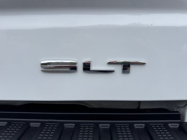 Used 2024 GMC Sierra 1500 SLT w/ SLT Premium Plus Package AWD/4WD image 5