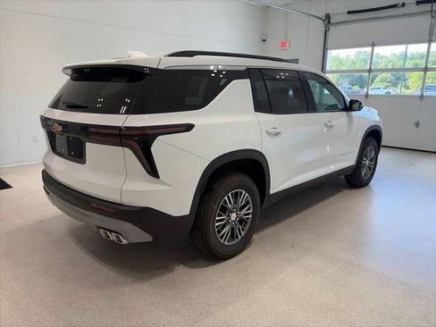 New 2027 Chevrolet Traverse LT w/ Driver Confidence Package FWD image 6