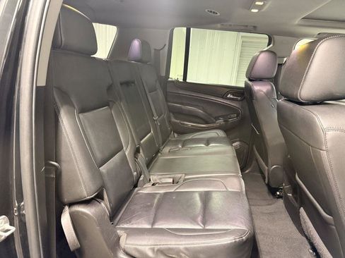 Used 2020 Chevrolet Suburban LT AWD/4WD image 30