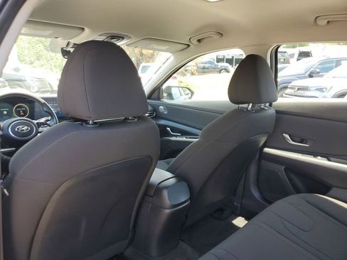 Used 2023 Hyundai Elantra SEL w/ Convenience Package FWD image 12