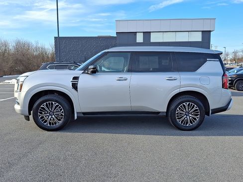 Certified 2025 Nissan Armada SL w/ Captain's Chari Seat Package image 5