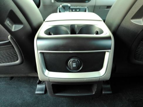 Used 2025 Kia Carnival FWD image 28