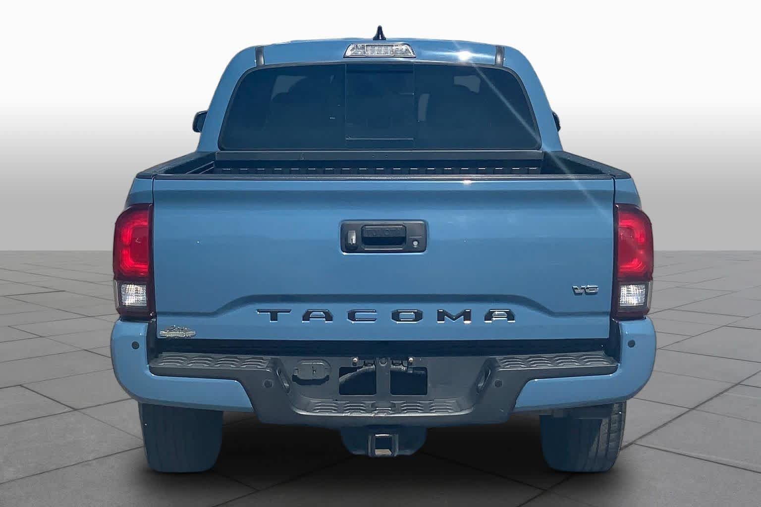 Used 2019 Toyota Tacoma TRD Off-Road w/ Technology Package AWD/4WD image 5