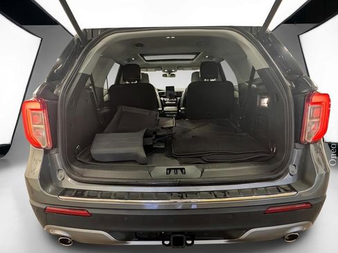 Used 2023 Ford Explorer Limited w/ Limited Technology Package image 8