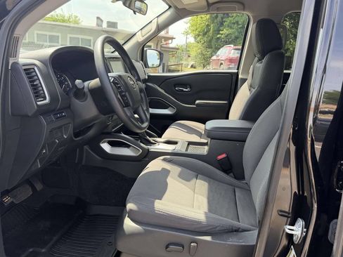 Used 2023 Nissan Frontier SV AWD/4WD image 16