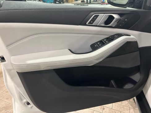 Certified 2023 BMW X5 xDrive40i w/ Climate Comfort Package AWD/4WD image 11