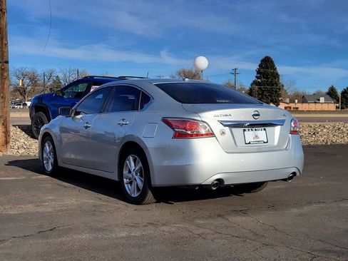 Used 2015 Nissan Altima 2.5 SV image 7