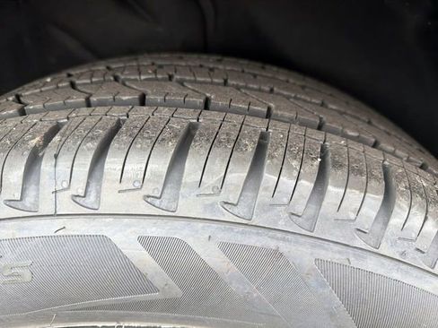 Used 2021 Buick Envision Essence image 29