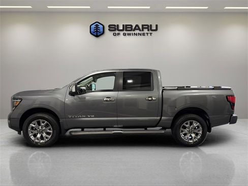 Used 2020 Nissan Titan SL w/ Moonroof Package image 2