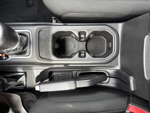 Used 2023 Jeep Wrangler Unlimited AWD/4WD image 35