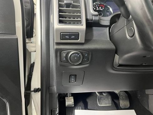 Used 2017 Ford F150 Platinum w/ Equipment Group 701A Luxury AWD/4WD image 19