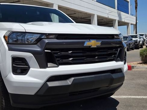 Used 2024 Chevrolet Colorado LT w/ LT Convenience Package RWD image 8