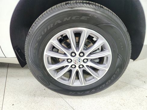 Used 2024 Buick Enclave Premium image 50